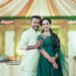 vishnu unnikrishnan engagement photos