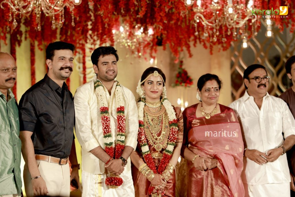 maniyan pillai raju son marriage photos 005