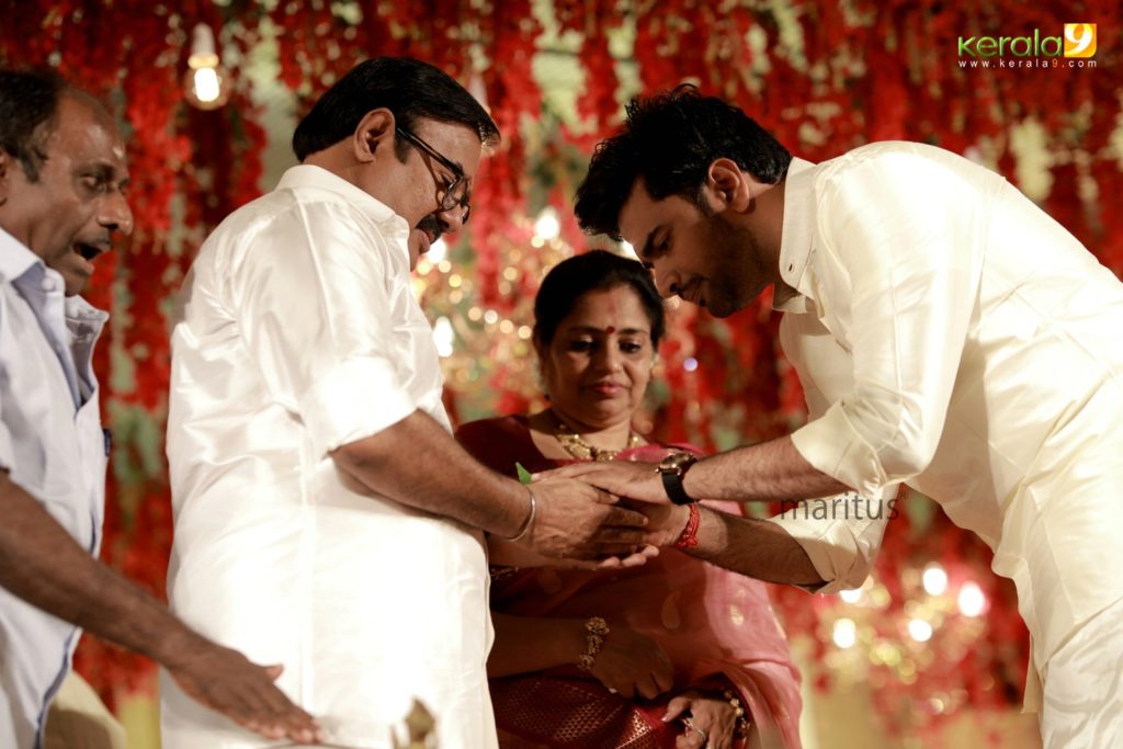 maniyan pillai raju son marriage photos 017