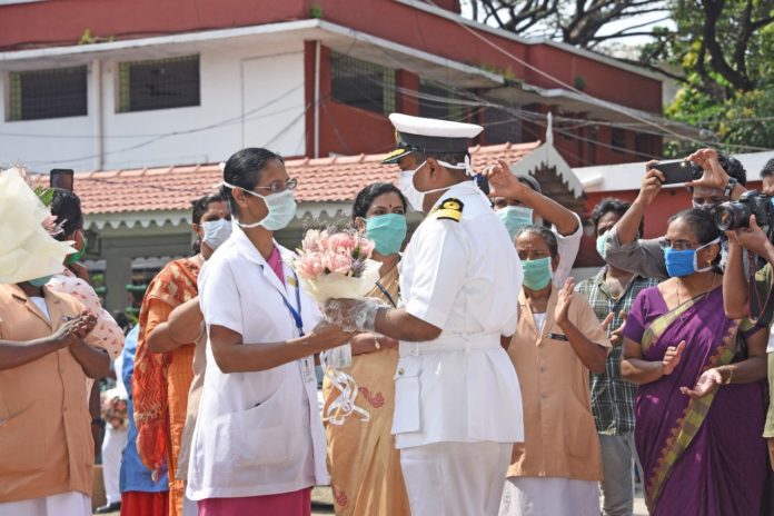 Indian Army Salute to Covid Fighters With Flowers