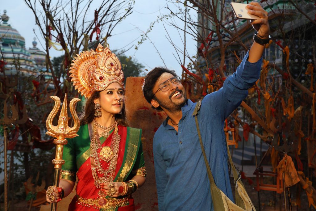 nayanthara new movie Mookuthi Amman stills