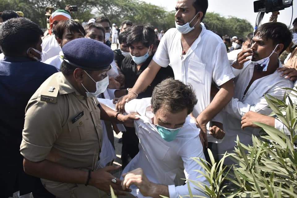 Rahul Gandhi and Priyanka Gandhi released by police - Kerala9.com