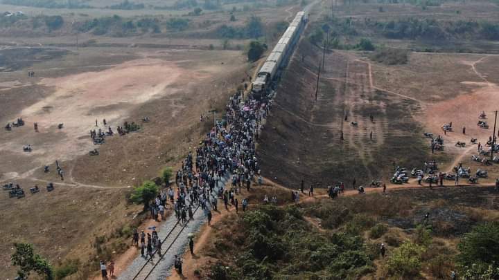 train blockade - Kerala9.com