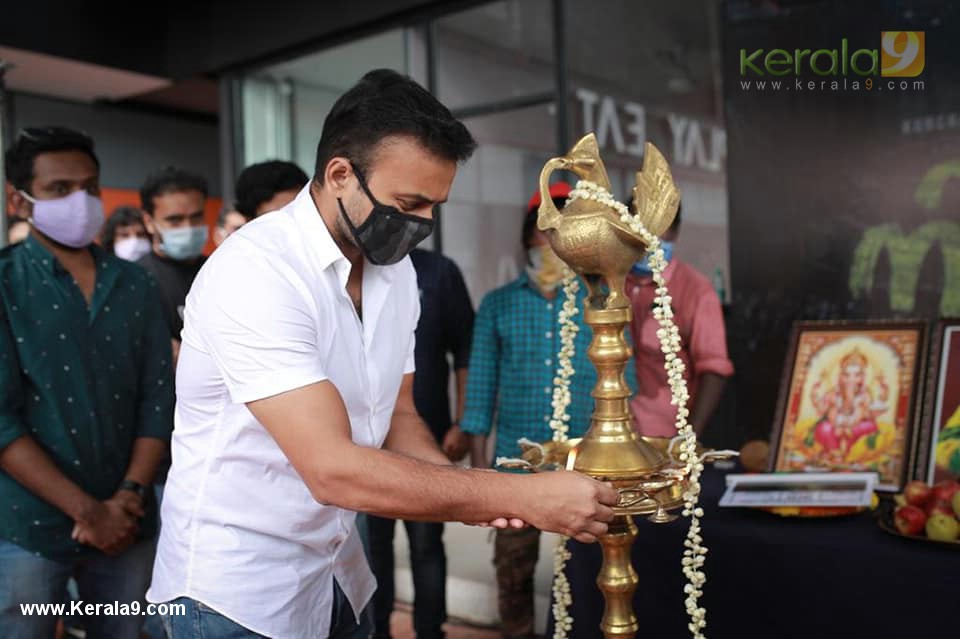 Nizhal Malayalam Movie 2021 Stills 001