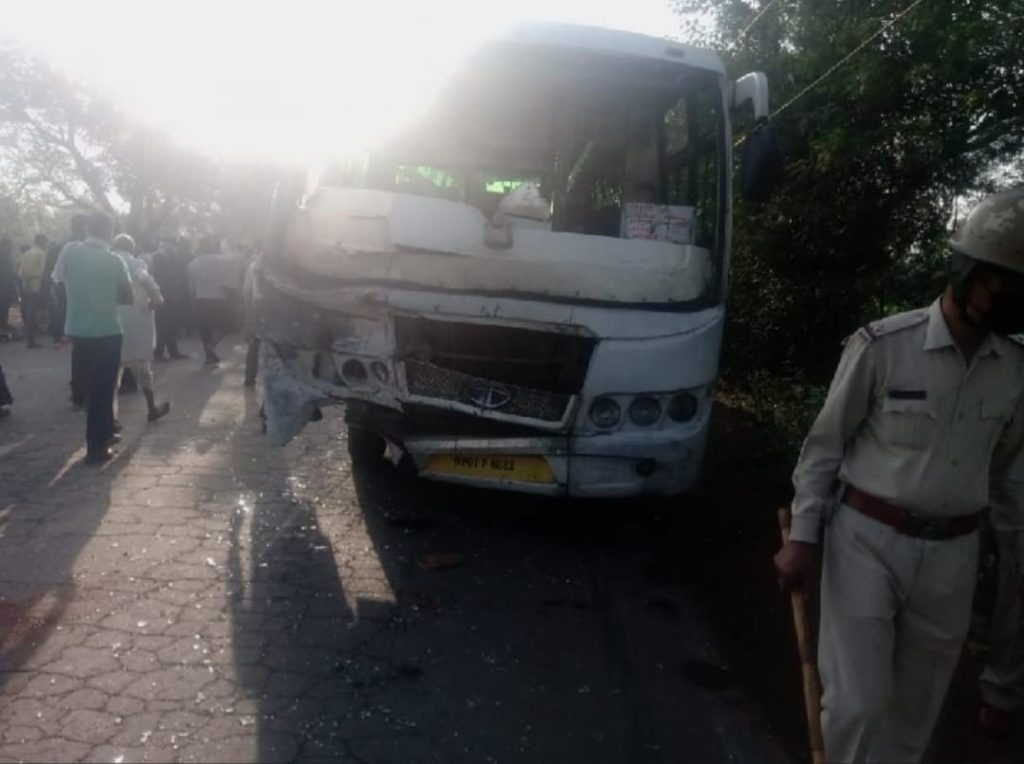 bus auto collision - Kerala9.com