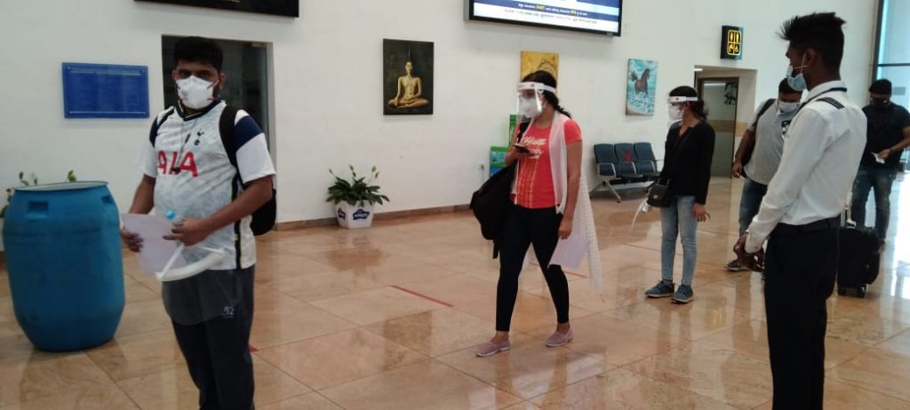 mask airport - Kerala9.com