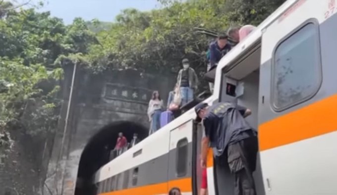 Taiwan train accident - Kerala9.com Taiwan train accident - Kerala9.com