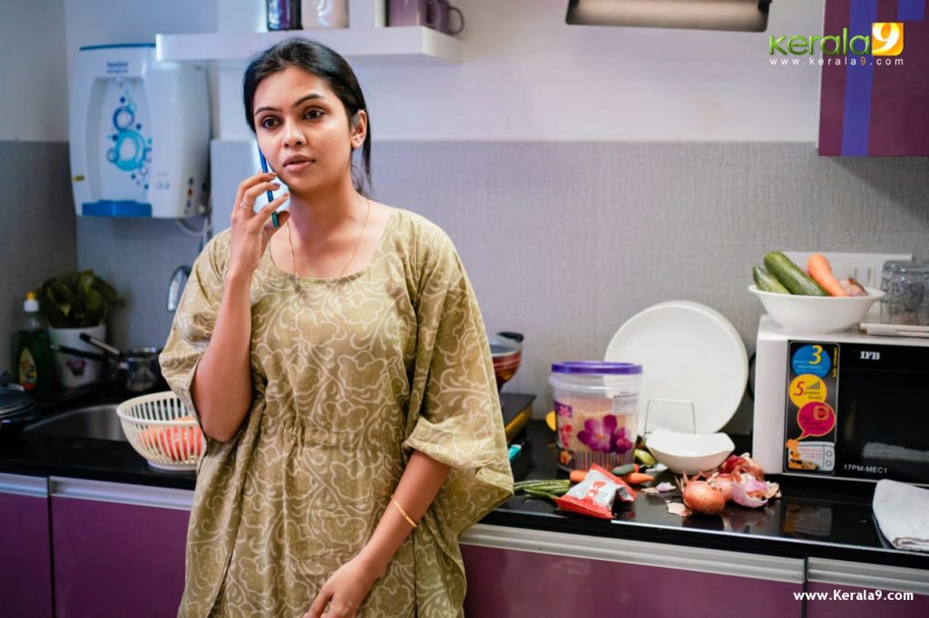 Tanvi Ram in Khali Purse of the Billionaires Movie Stills 007