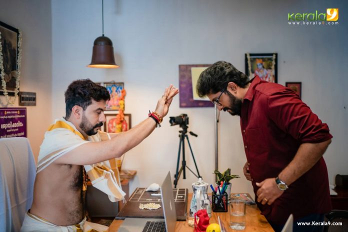 ramesh pisharody in Khali Purse of the Billionaires Movie Stills