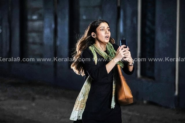 nayanthara in Netrikann Movie Photos 012