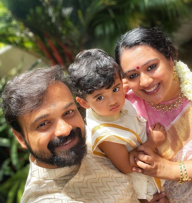 kunchacko boban family onam photos 002