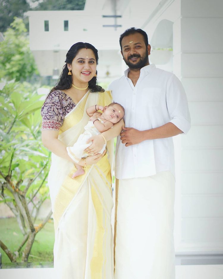 miya george celebrate onam with family photos