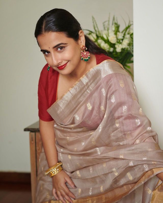 Vidya Balan in a printed linen saree – South India Fashion