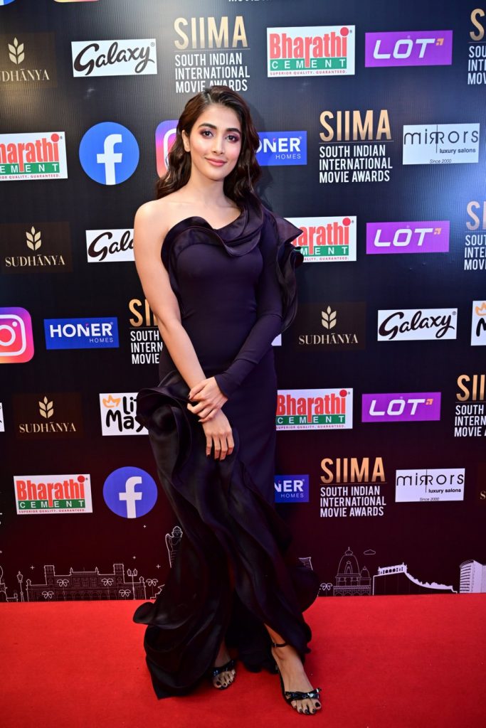 Pooja Hegde at SIIMA 2021 photos