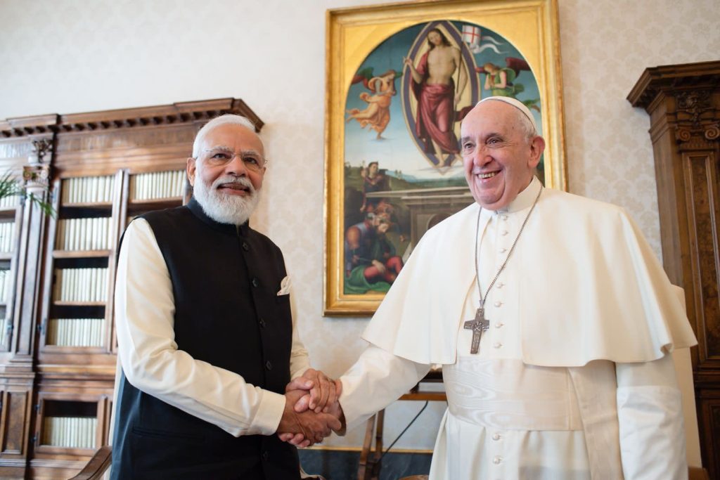 The Prime Minister invited the Pope to India and he accepted the invitation 1 1 1