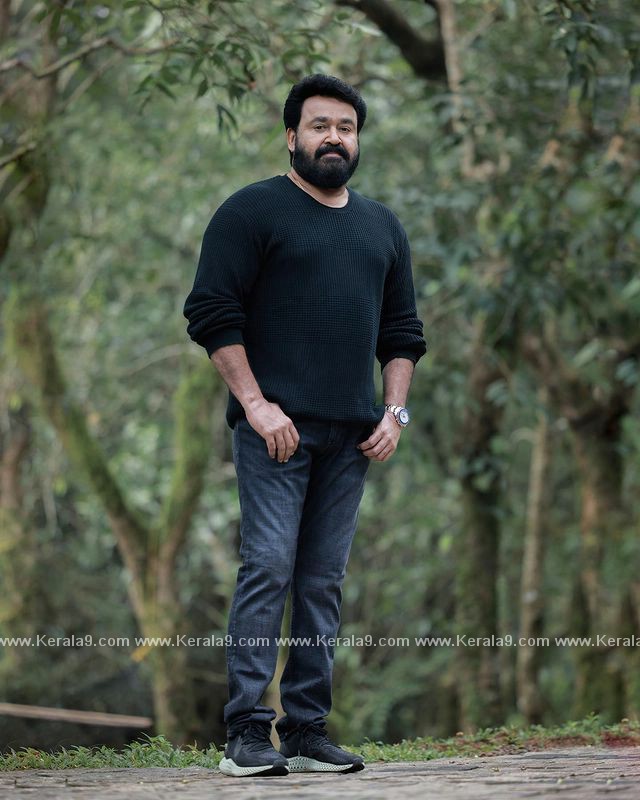 mohanlal at 12th man location photos