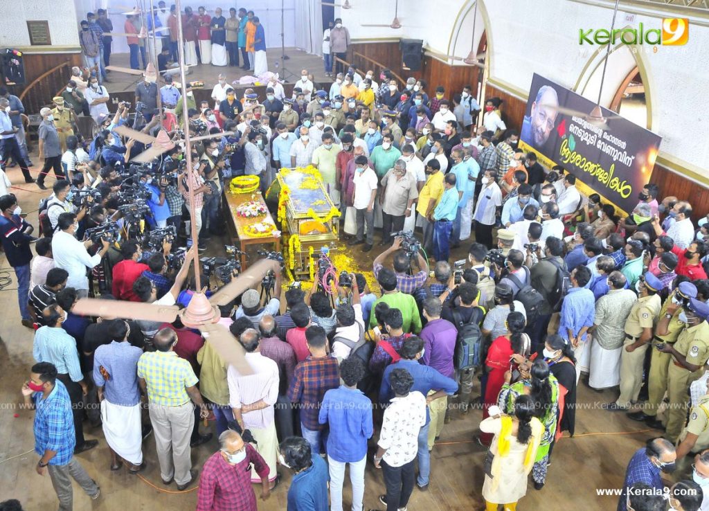 nedumudi venu funeral photos 067