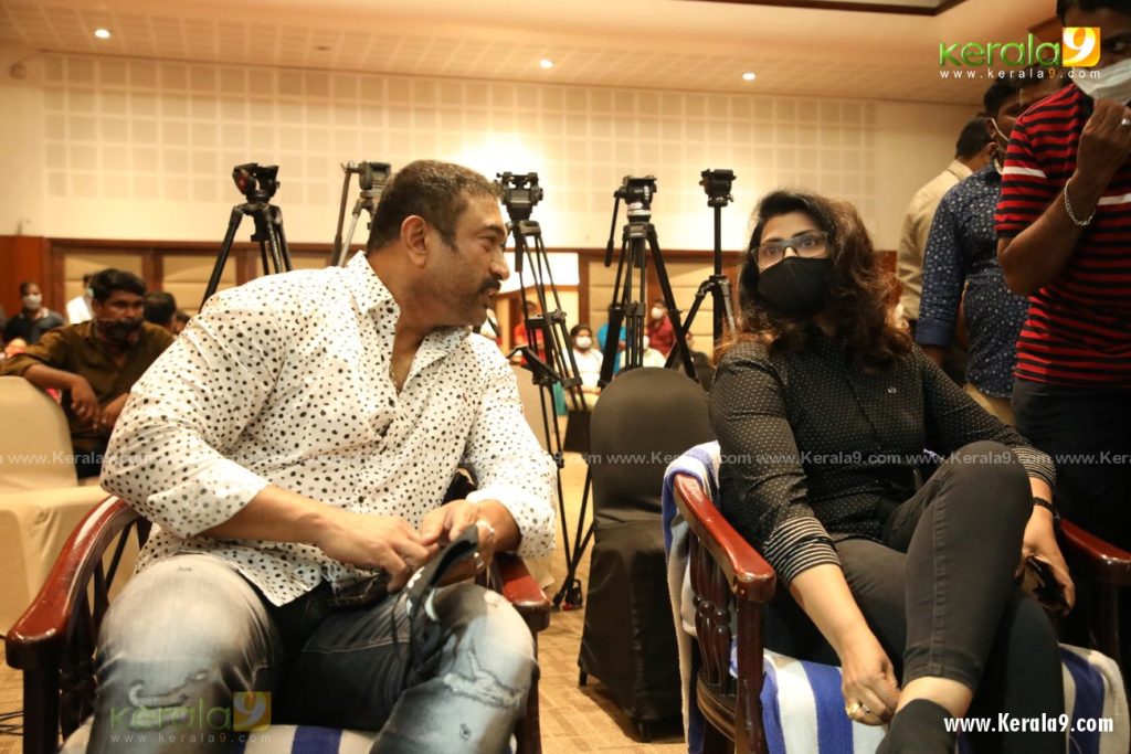 vani viswanath at the criminal lawyer movie title launch photos 001