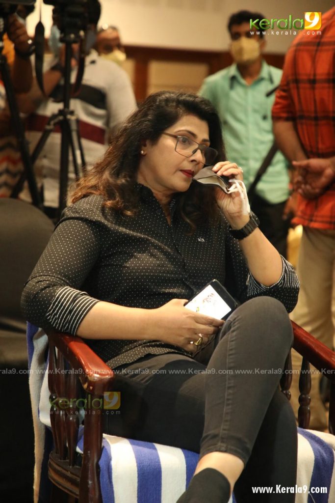 vani viswanath at the criminal lawyer movie title launch photos 008