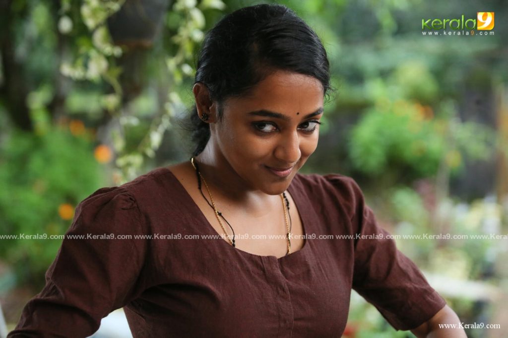 Santhy Balachandran in aaha malayalam movie photos