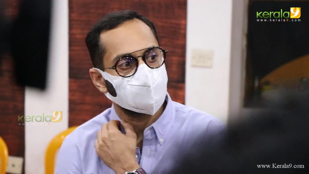 Fahadh Faasil at kpac lalitha funeral photos 018