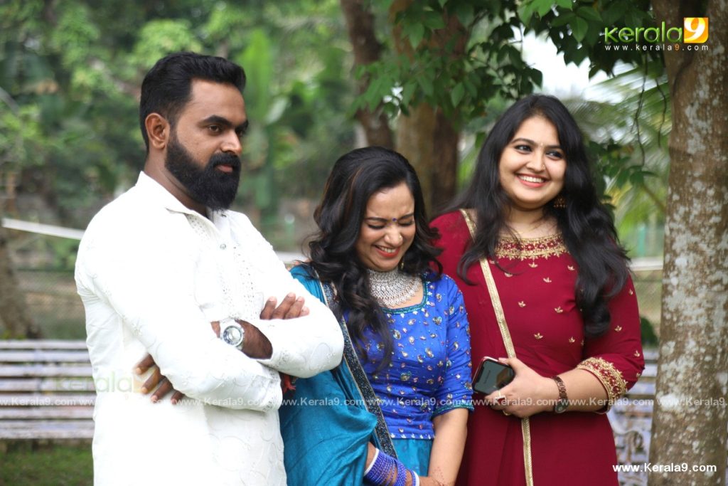 gowri krishnan engagement photos 005