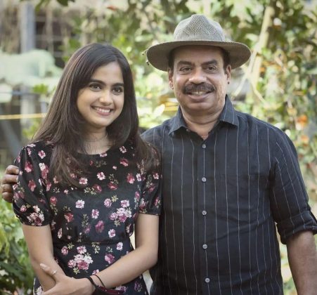Makal Movie Stills, Photos and Makal HD Posters - Kerala9.com