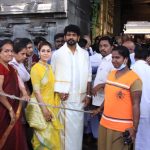 Nayanthara And Vignesh Shivan At Tirupati After Marriage Photos 002