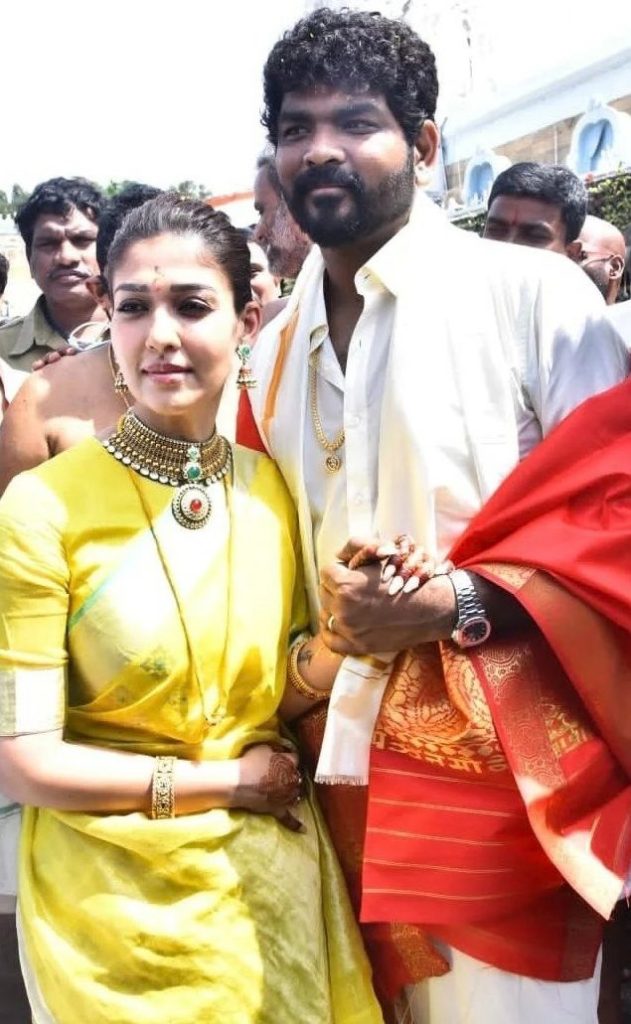 Nayanthara And Vignesh Shivan At Tirupati After Marriage Photos 004