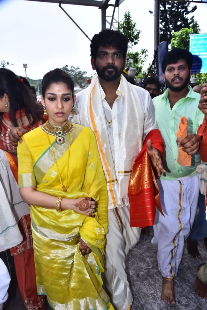 Nayanthara And Vignesh Shivan At Tirupati After Marriage Photos 006