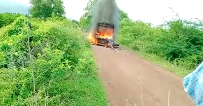 auto rickshaw fire