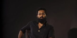 unni mukundan in meppadiyan look