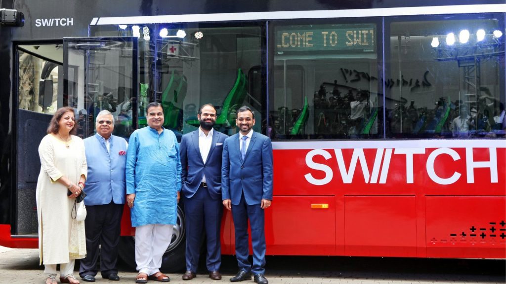 India first double decker electric bus 002