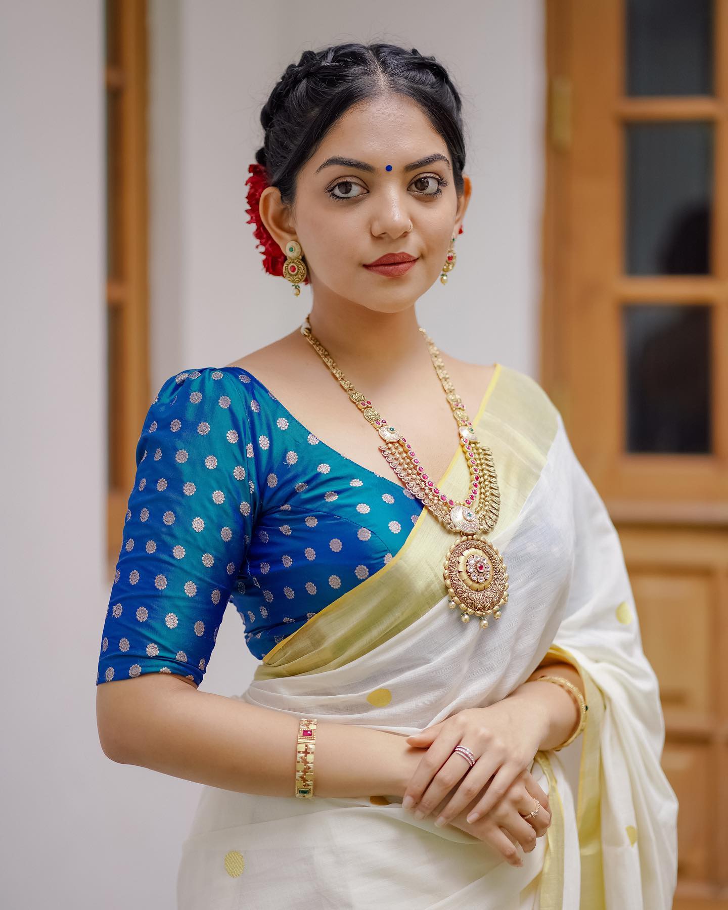 Ahaana Krishna Onam 2022 Photos In Kerala Saree Look 005