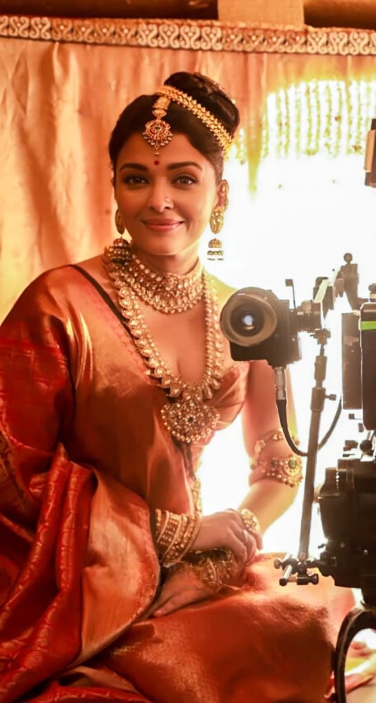 aishwarya rai in ponniyin selvan latest photos 002