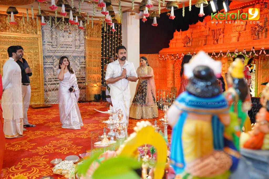 celebrities at kalyanaraman family navratri puja celebration 2022 photos 005 - Kerala9.com celebrities at kalyanaraman family navratri puja celebration 2022 photos 005