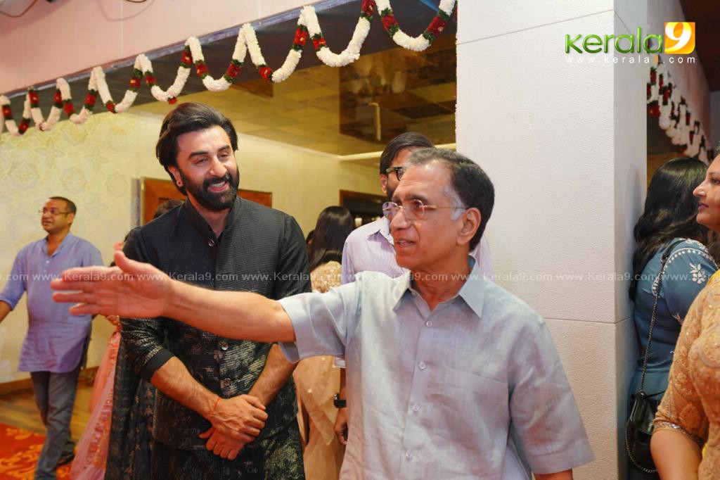 celebrities at kalyanaraman family navratri puja celebration 2022 photos 007 - Kerala9.com celebrities at kalyanaraman family navratri puja celebration 2022 photos 007