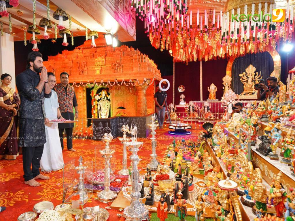 celebrities at kalyanaraman family navratri puja celebration 2022 photos 009 - Kerala9.com celebrities at kalyanaraman family navratri puja celebration 2022 photos 009