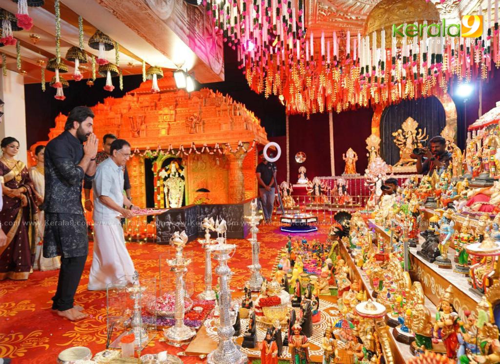 celebrities at kalyanaraman family navratri puja celebration 2022 photos 010 - Kerala9.com celebrities at kalyanaraman family navratri puja celebration 2022 photos 010