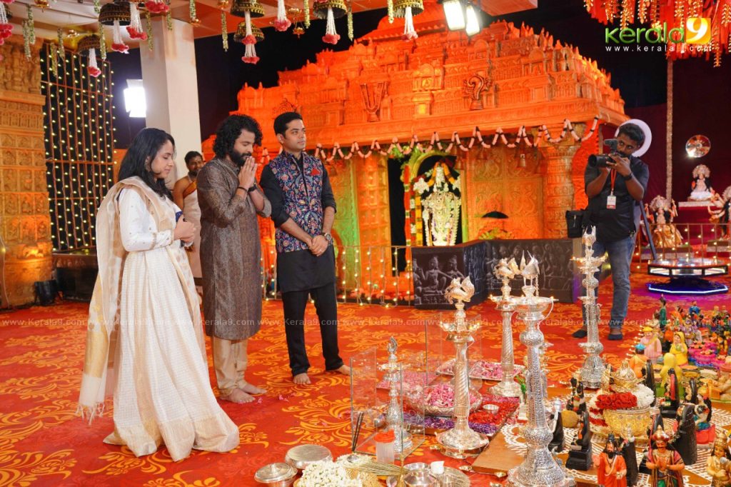 celebrities at kalyanaraman family navratri puja celebration 2022 photos 013