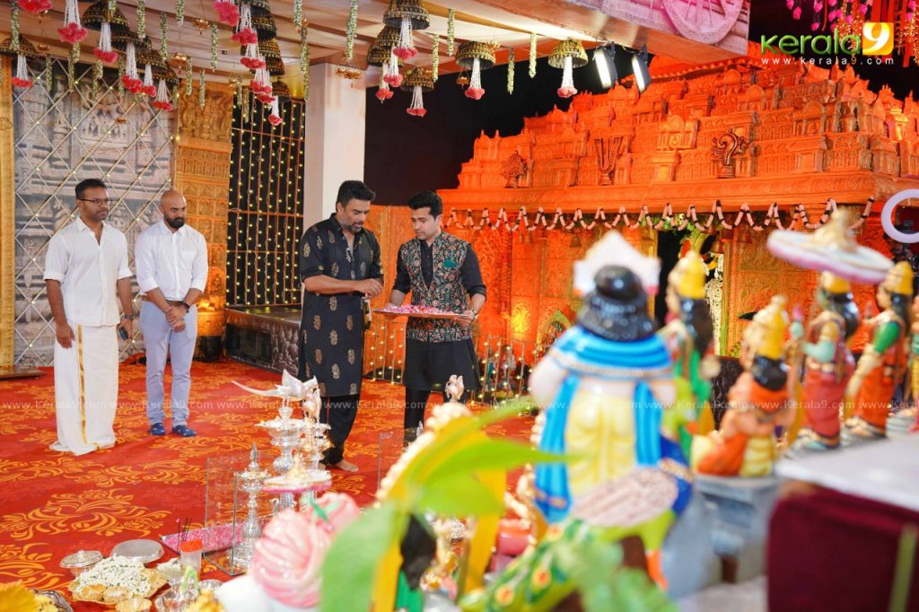 celebrities at kalyanaraman family navratri puja celebration 2022 photos 015 - Kerala9.com celebrities at kalyanaraman family navratri puja celebration 2022 photos 015
