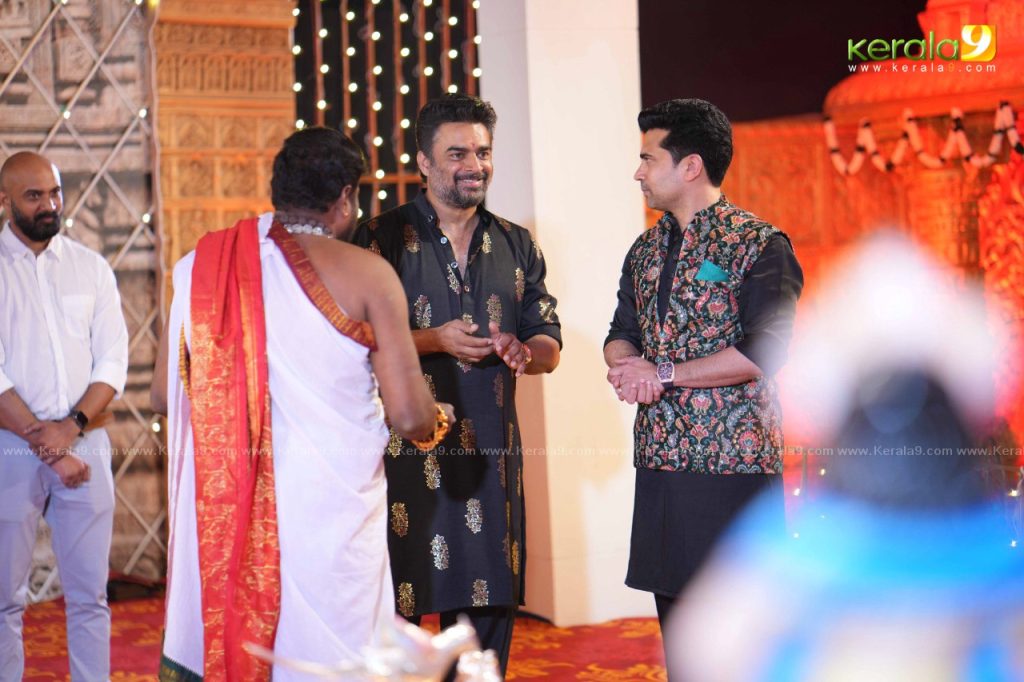celebrities at kalyanaraman family navratri puja celebration 2022 photos 019