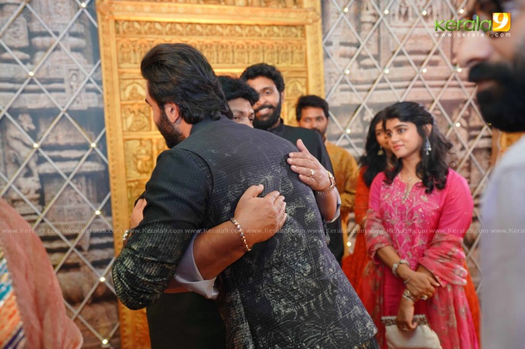celebrities at kalyanaraman family navratri puja celebration 2022 photos 020 - Kerala9.com celebrities at kalyanaraman family navratri puja celebration 2022 photos 020