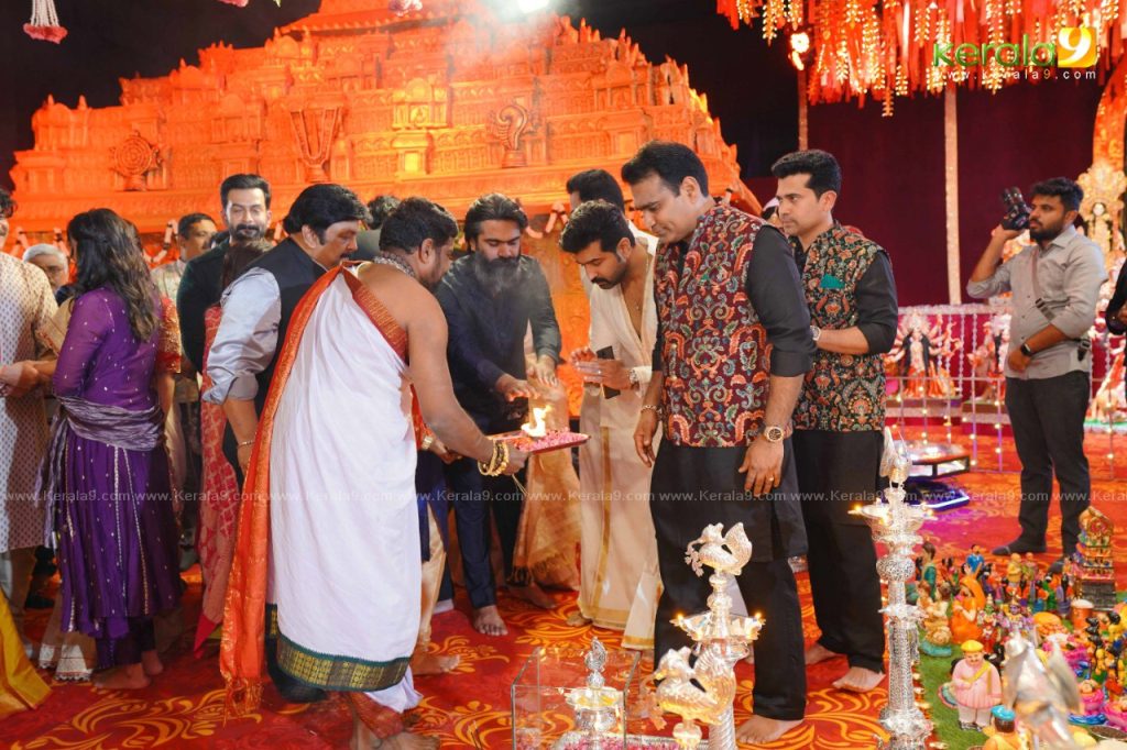 celebrities at kalyanaraman family navratri puja celebration 2022 photos 028 - Kerala9.com celebrities at kalyanaraman family navratri puja celebration 2022 photos 028