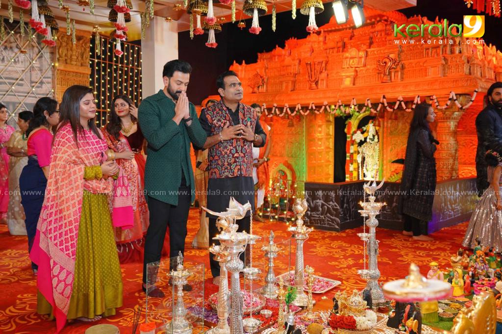 celebrities at kalyanaraman family navratri puja celebration 2022 photos 035 - Kerala9.com celebrities at kalyanaraman family navratri puja celebration 2022 photos 035