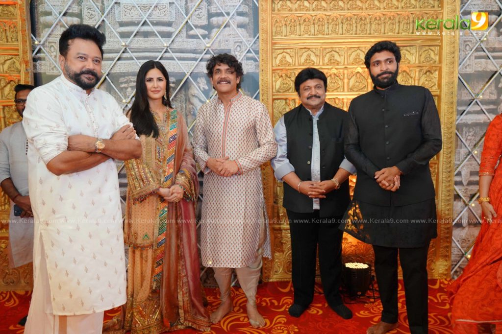 celebrities at kalyanaraman family navratri puja celebration 2022 photos 039