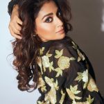 shriya saran in black and gold combo dress photos 002