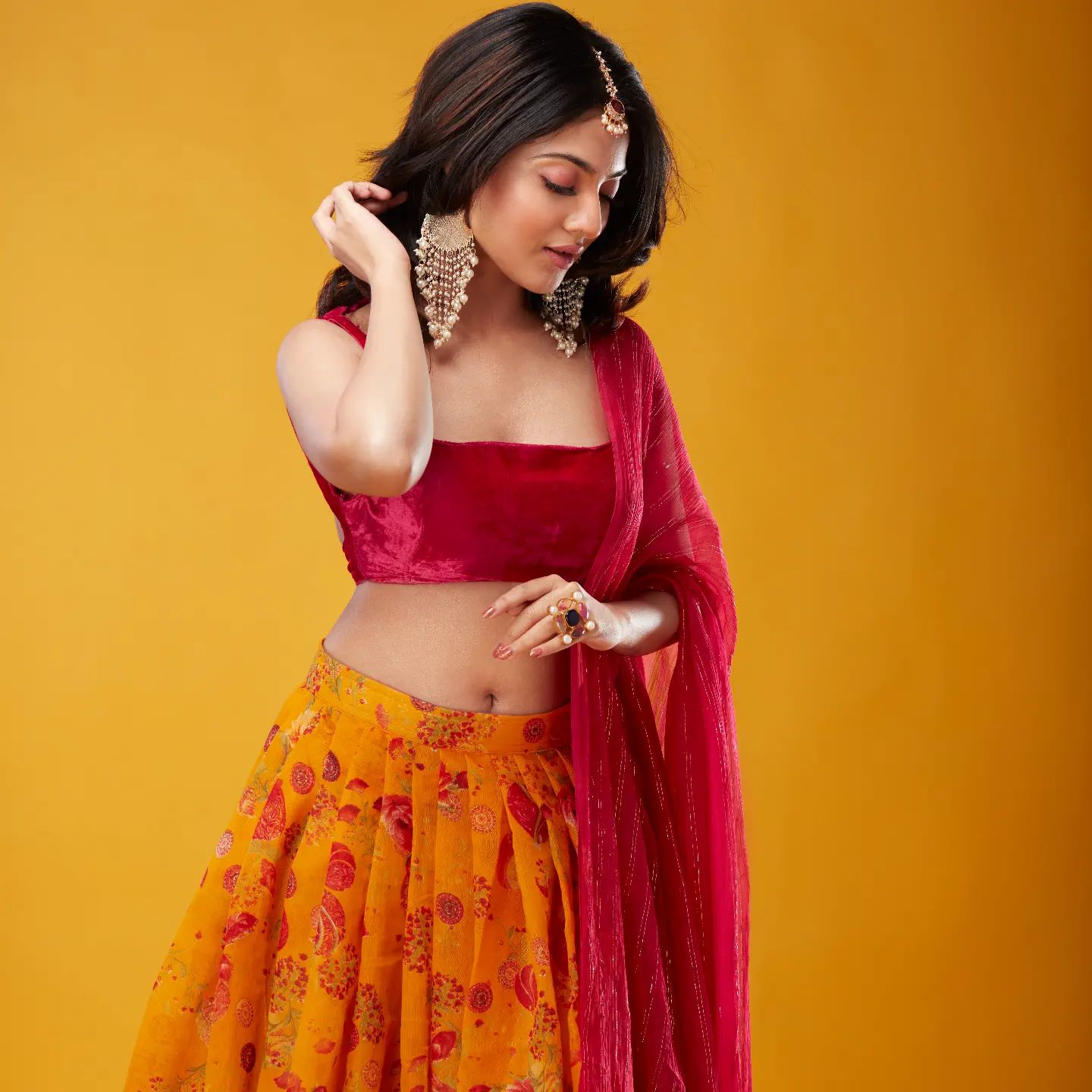 Sleeveless Lehenga Choli: Shop Lehenga Choli with Sleeveless Choli Online  at IndianClothStore.com