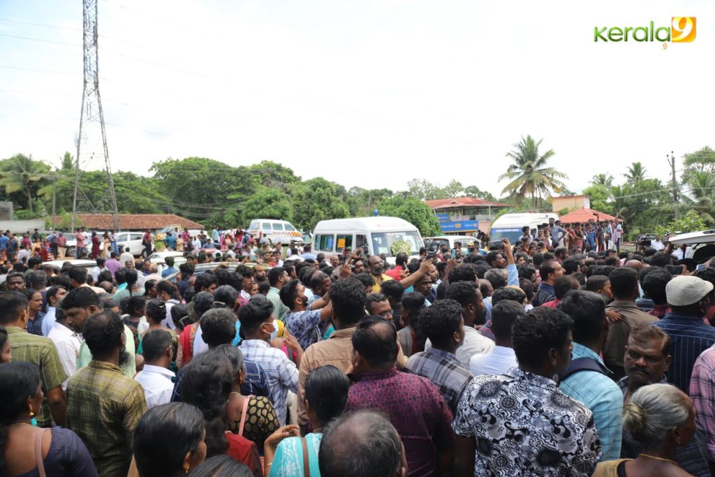 kollam sudhi funeral photos 030