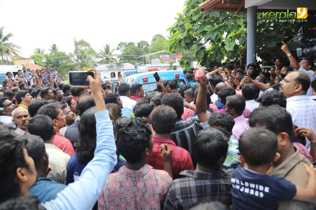 kollam sudhi funeral photos 031